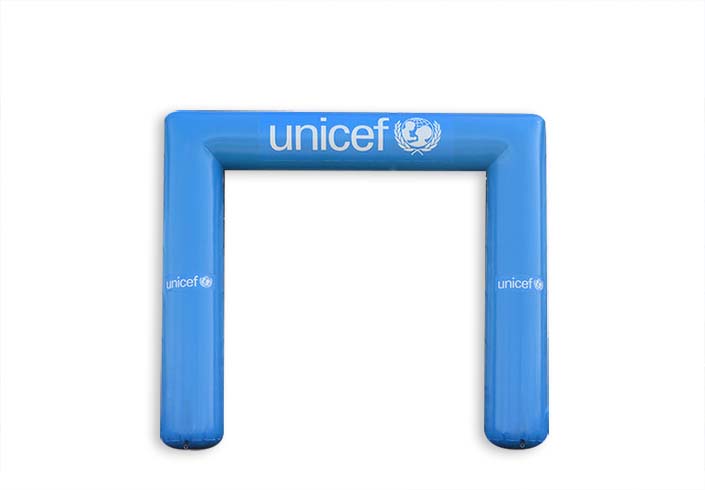Maatwerk opblaasbare reclame boog in het blauw voor Unicef